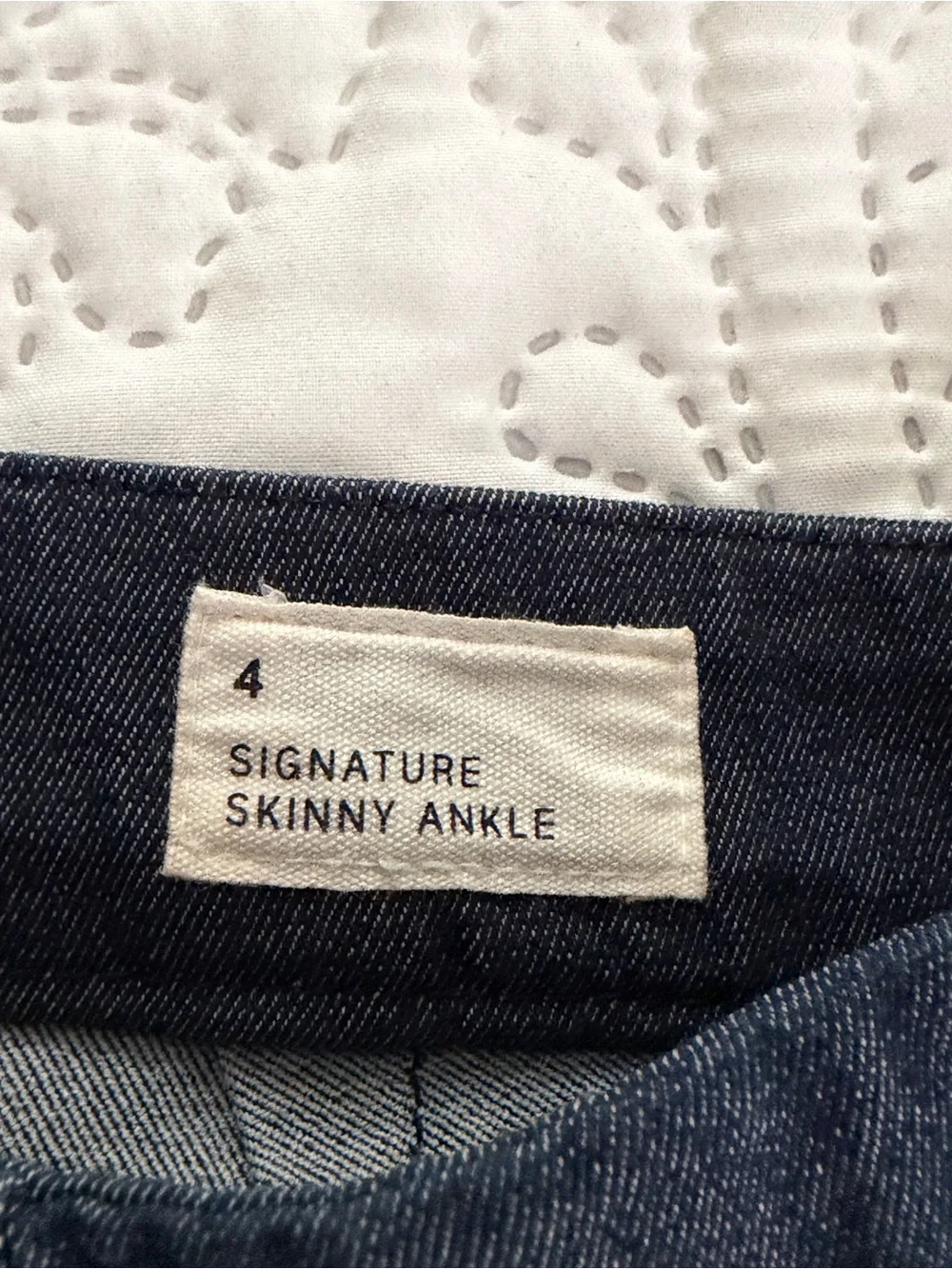 GAP Women's Skinny Jeans in Dark Blue - Picture 3 of 4